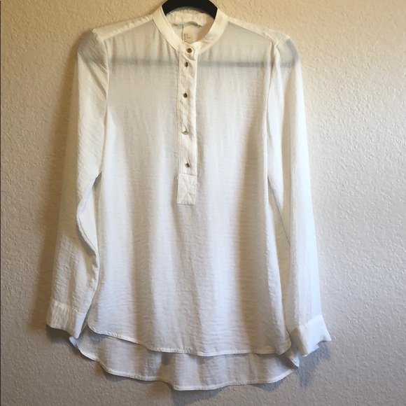 H&M Tops - Textured white blouse